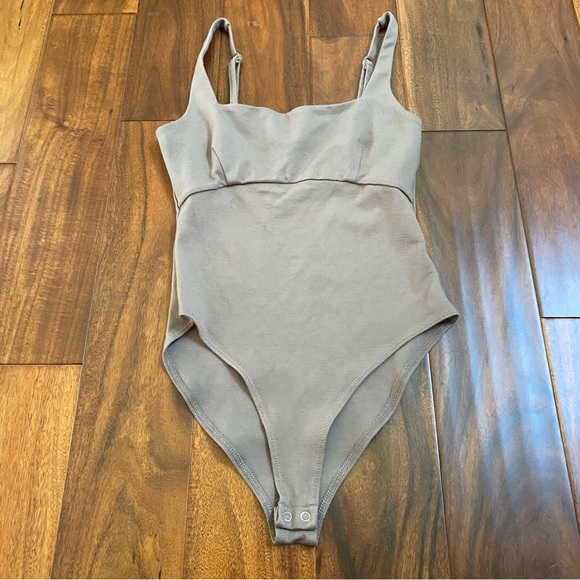 Forever 21 Tops - Forever 21 Women’s Beige Tan Spaghetti Strap Body Suit Basic Size Medium